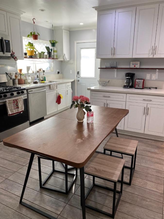 Private Room In Los Angeles La With Tv & Wifi & Ac & View Of Hollywood Sign & Private Fridge & Shared Kitchen!!! Экстерьер фото