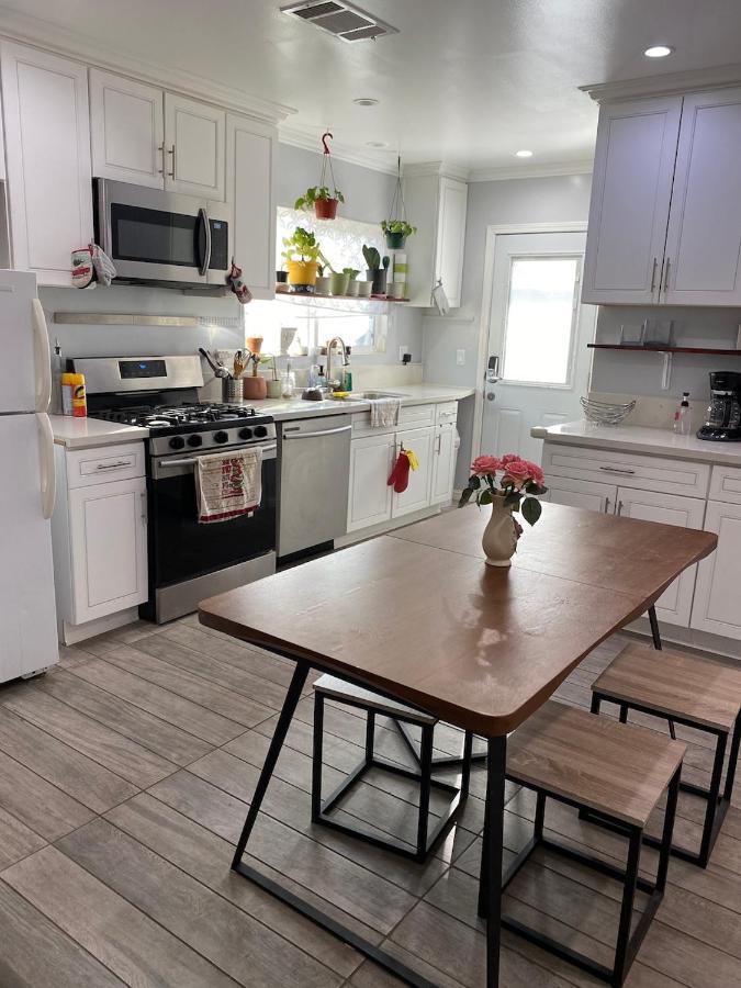 Private Room In Los Angeles La With Tv & Wifi & Ac & View Of Hollywood Sign & Private Fridge & Shared Kitchen!!! Экстерьер фото