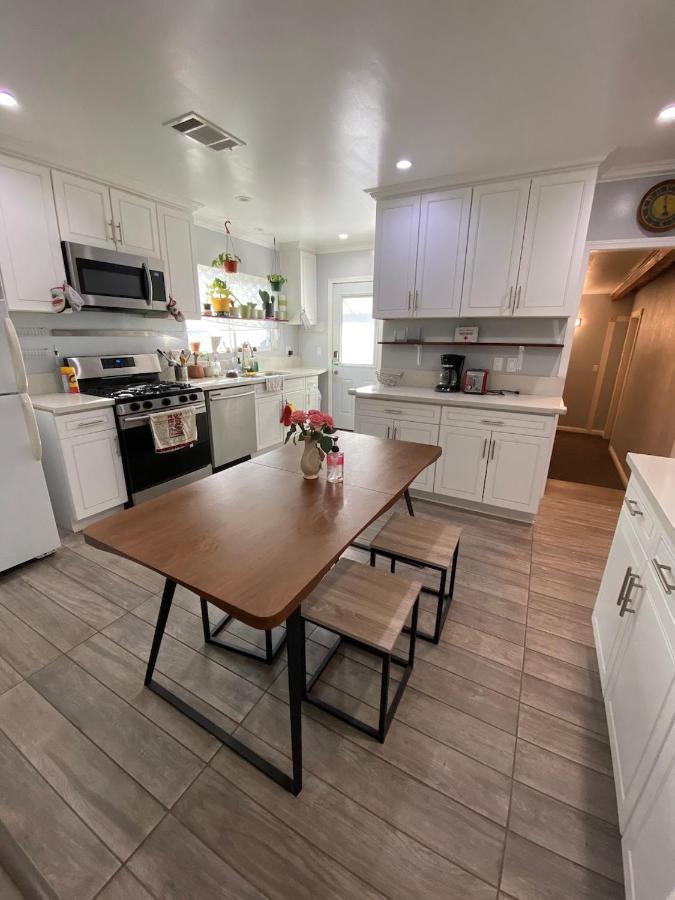 Private Room In Los Angeles La With Tv & Wifi & Ac & View Of Hollywood Sign & Private Fridge & Shared Kitchen!!! Экстерьер фото