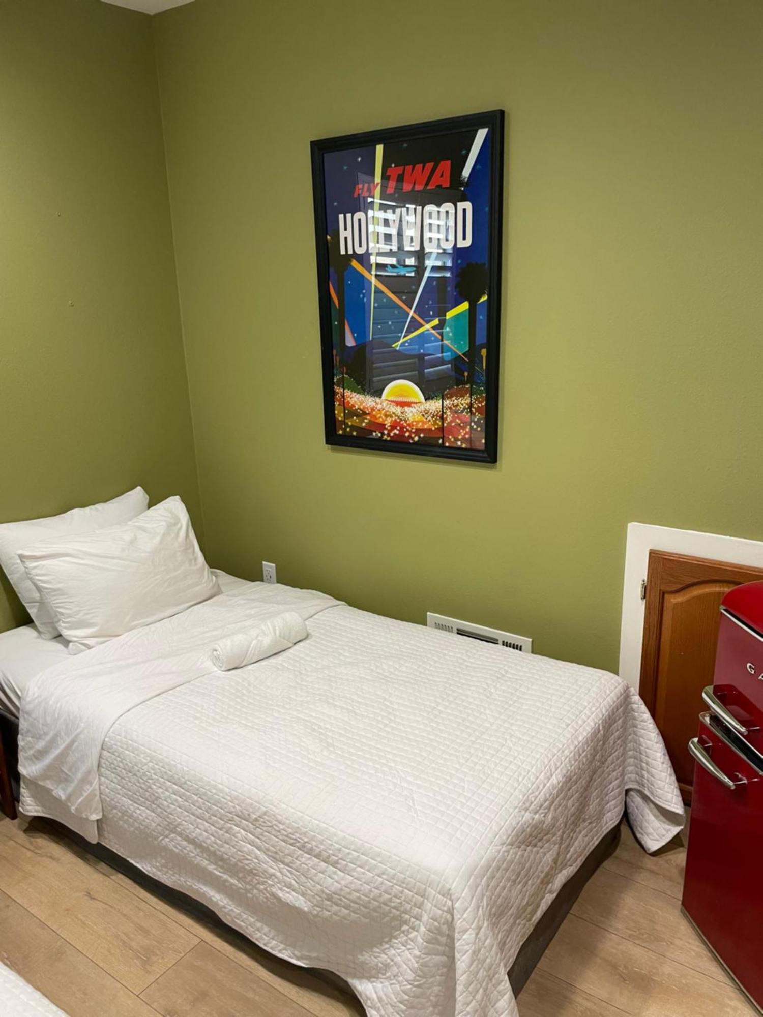 Private Room In Los Angeles La With Tv & Wifi & Ac & View Of Hollywood Sign & Private Fridge & Shared Kitchen!!! Экстерьер фото