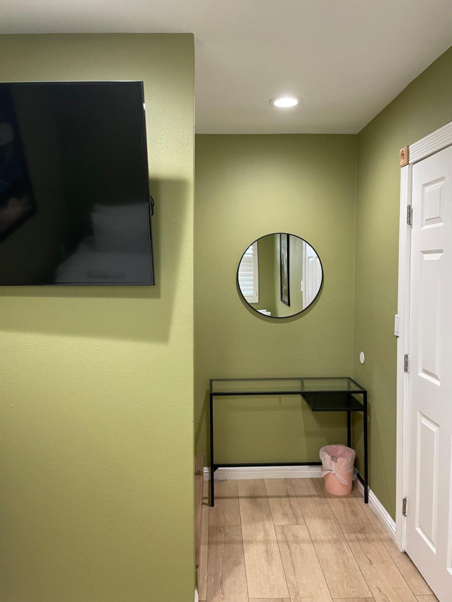 Private Room In Los Angeles La With Tv & Wifi & Ac & View Of Hollywood Sign & Private Fridge & Shared Kitchen!!! Экстерьер фото