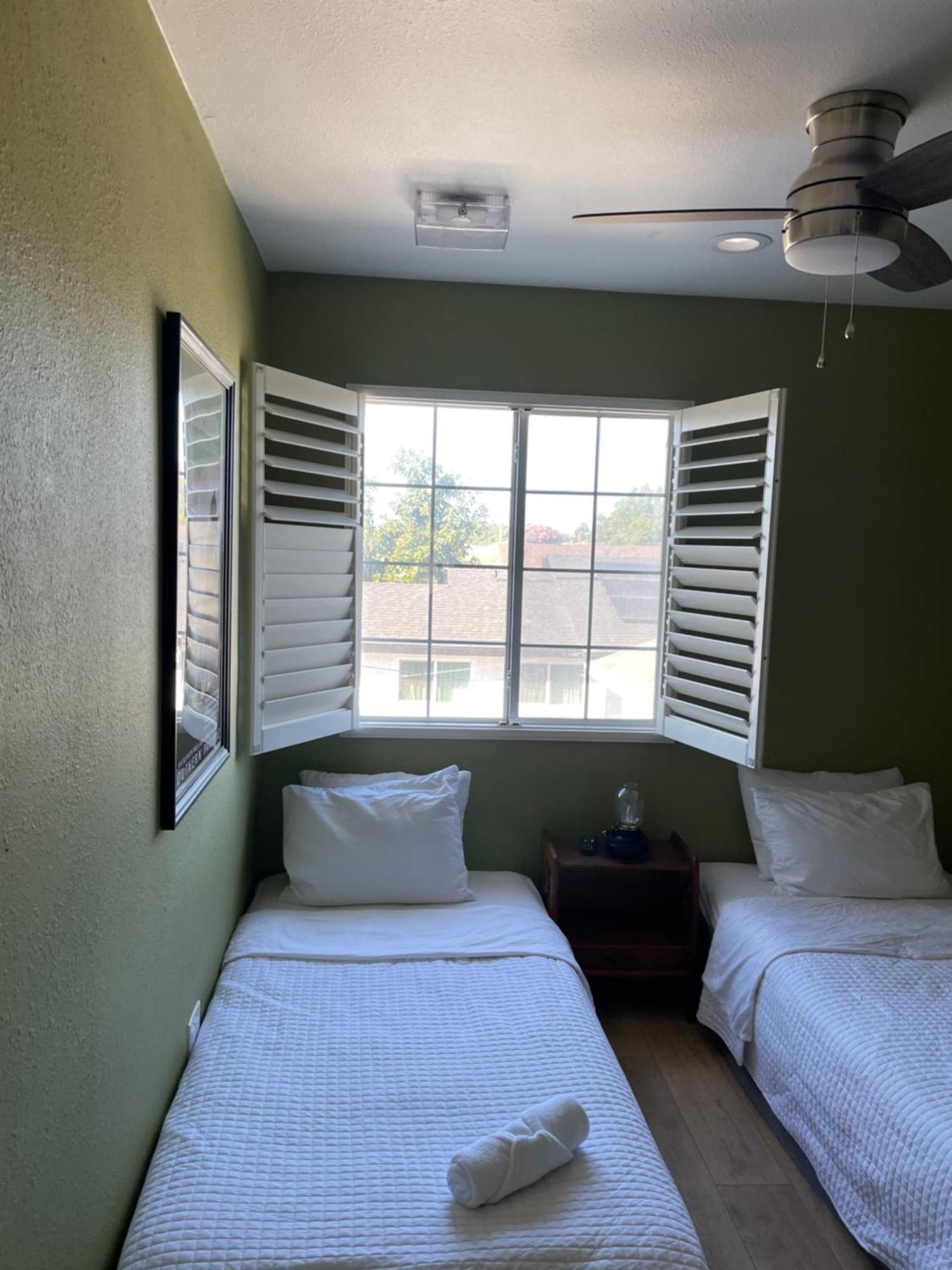 Private Room In Los Angeles La With Tv & Wifi & Ac & View Of Hollywood Sign & Private Fridge & Shared Kitchen!!! Экстерьер фото