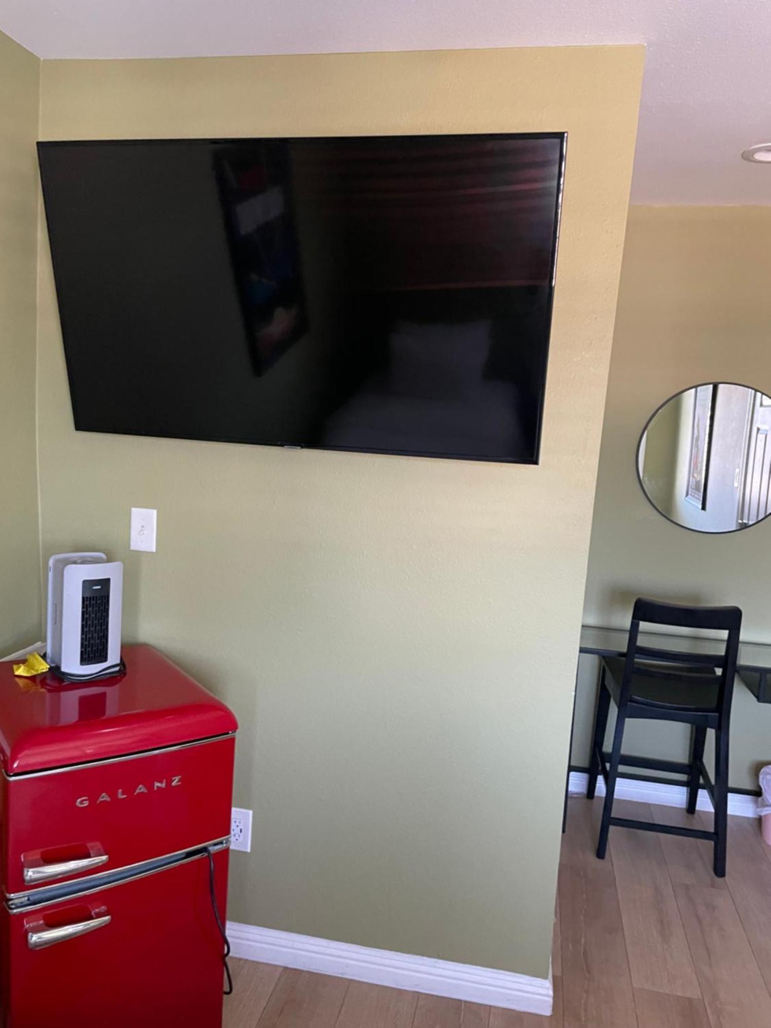 Private Room In Los Angeles La With Tv & Wifi & Ac & View Of Hollywood Sign & Private Fridge & Shared Kitchen!!! Экстерьер фото